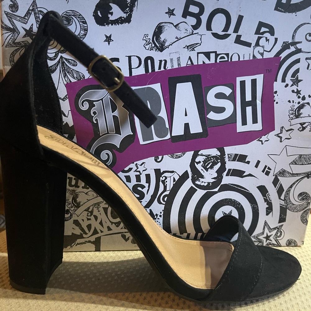 Black ankle strap heal